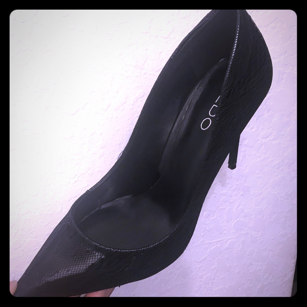 New Aldo black patent and lace pointed toe heels